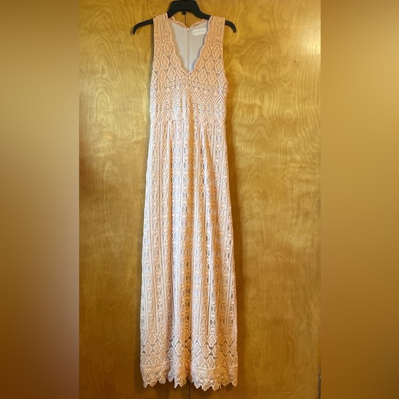 Anthropologie KOROVILAS Calantha Laced In Maxi Dress In Light Peach. Size S - Picture 4 of 16